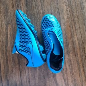 Nike soccer cleats unisex 5.5m